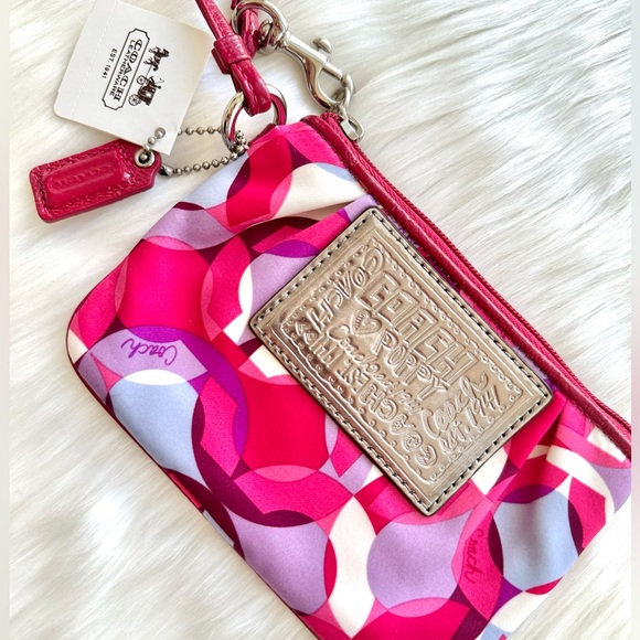 Coach Handbags - COACH POPPY WRISTLET